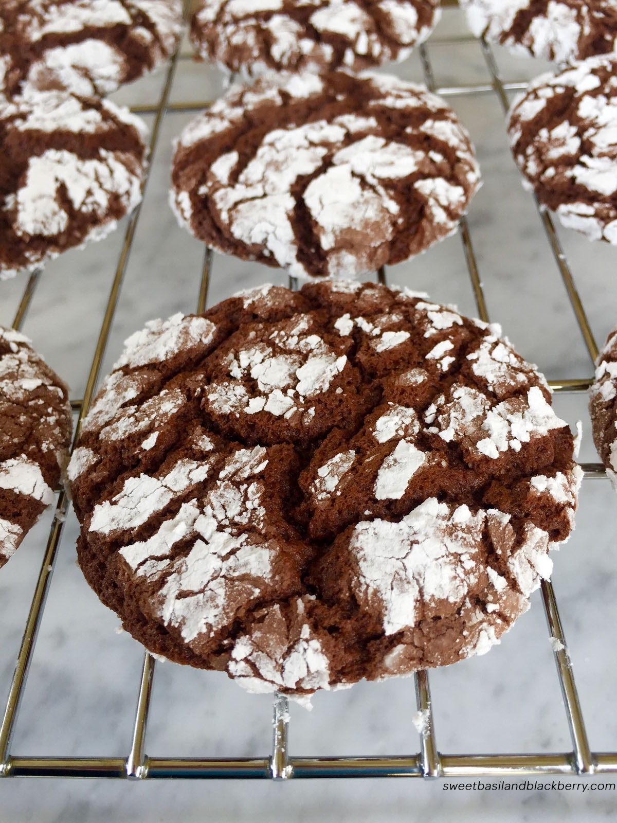 Chocolate crinkles1